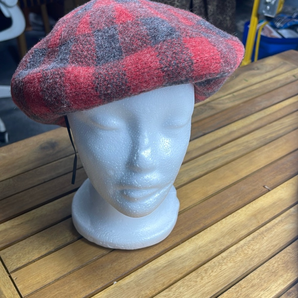 Canadian Hat beret